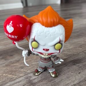 Funko IT Pennywise Figure - Creepy Scary Clown with Balloon